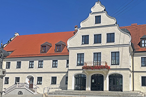 Historisches Rathaus minimalinvasiv mit VEINAL Horizontalsperre saniert